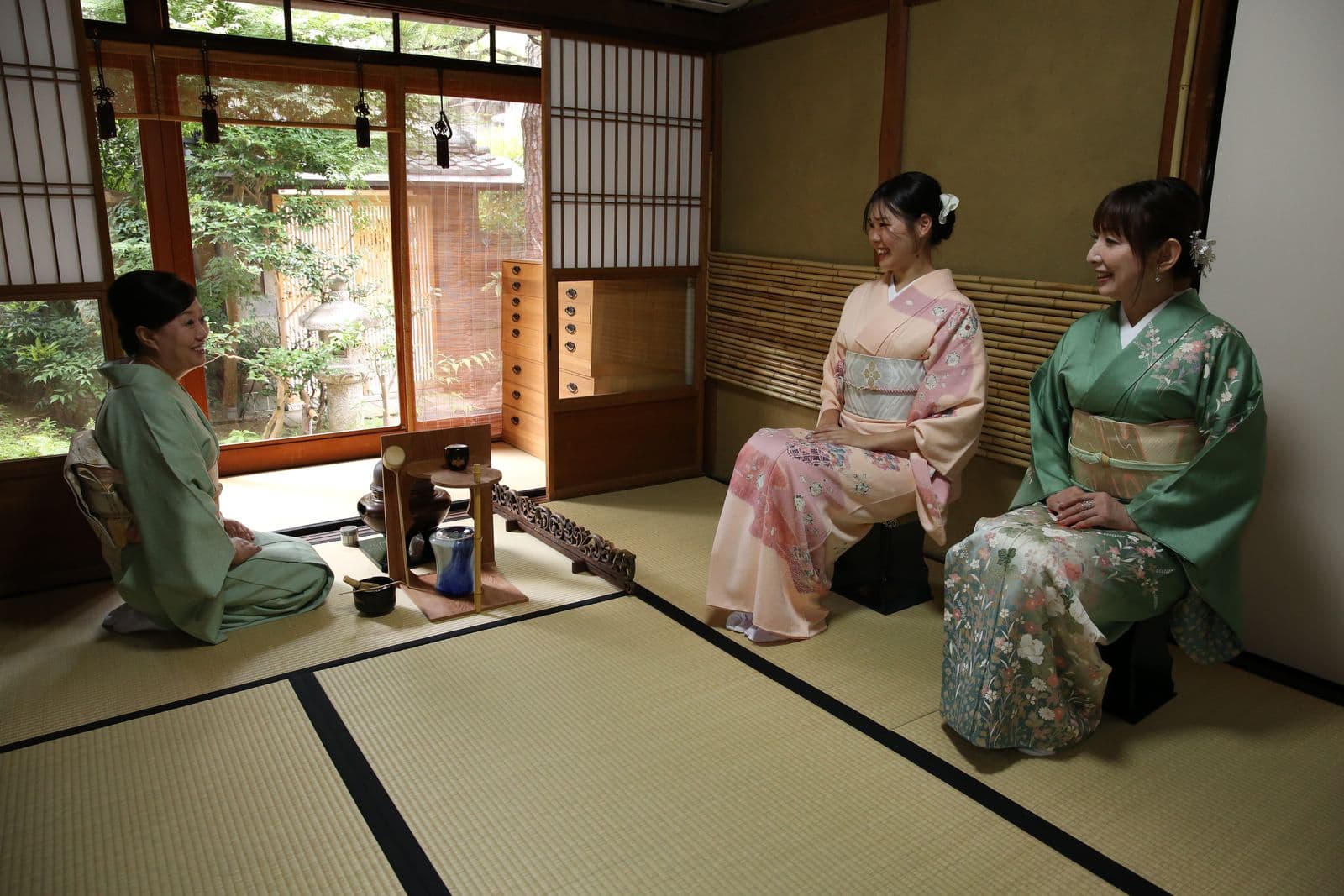 The tea ceremony in the tatami room